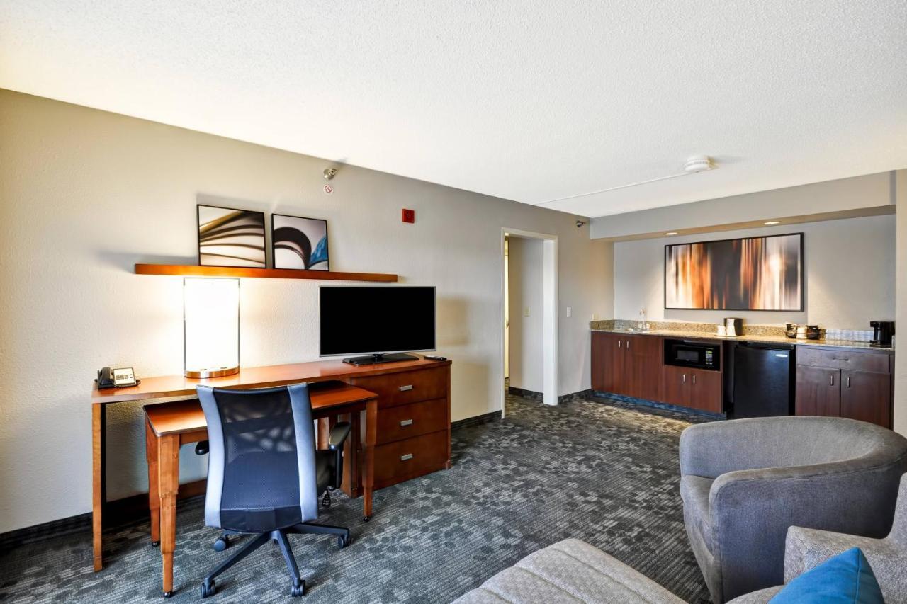 Courtyard By Marriott Jacksonville Airport/ Northeast Ngoại thất bức ảnh