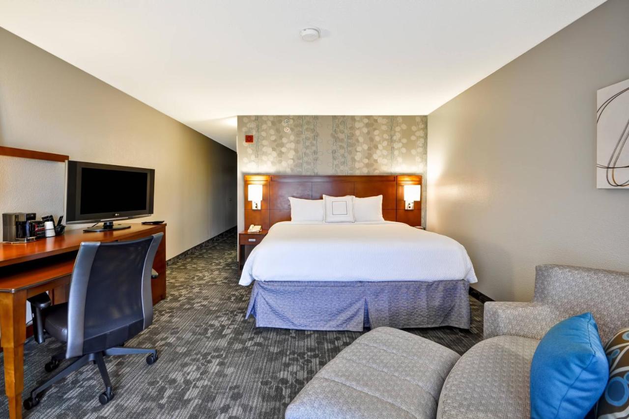Courtyard By Marriott Jacksonville Airport/ Northeast Ngoại thất bức ảnh