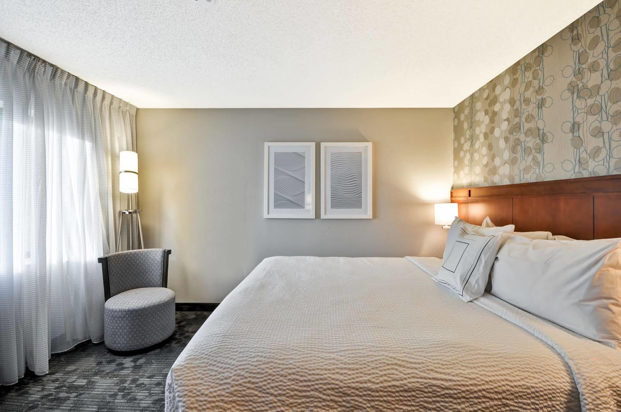 Courtyard By Marriott Jacksonville Airport/ Northeast Ngoại thất bức ảnh